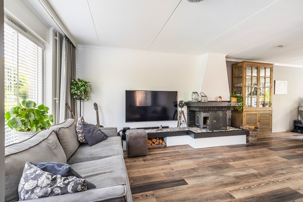 Foto - Te koop: 2-1- kapwoning met oprit!